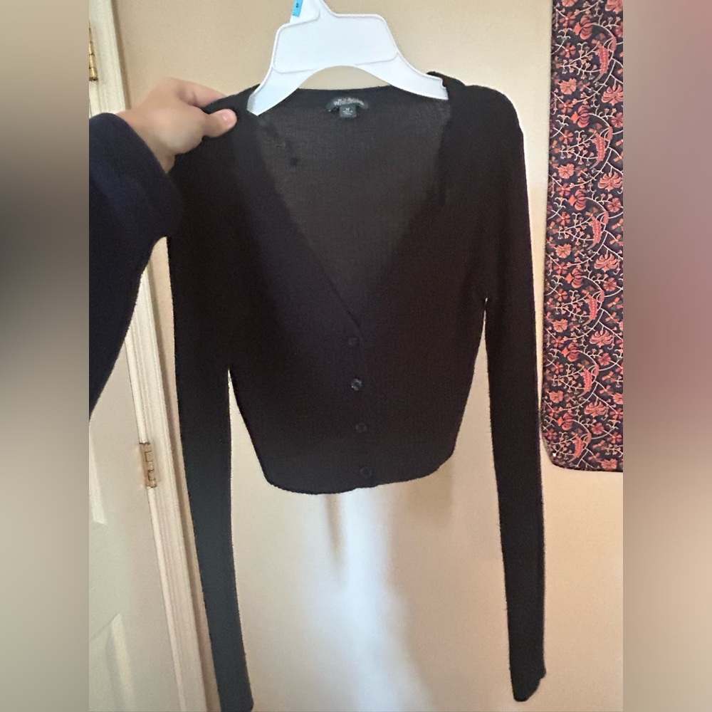 Black long sleeve v cut top